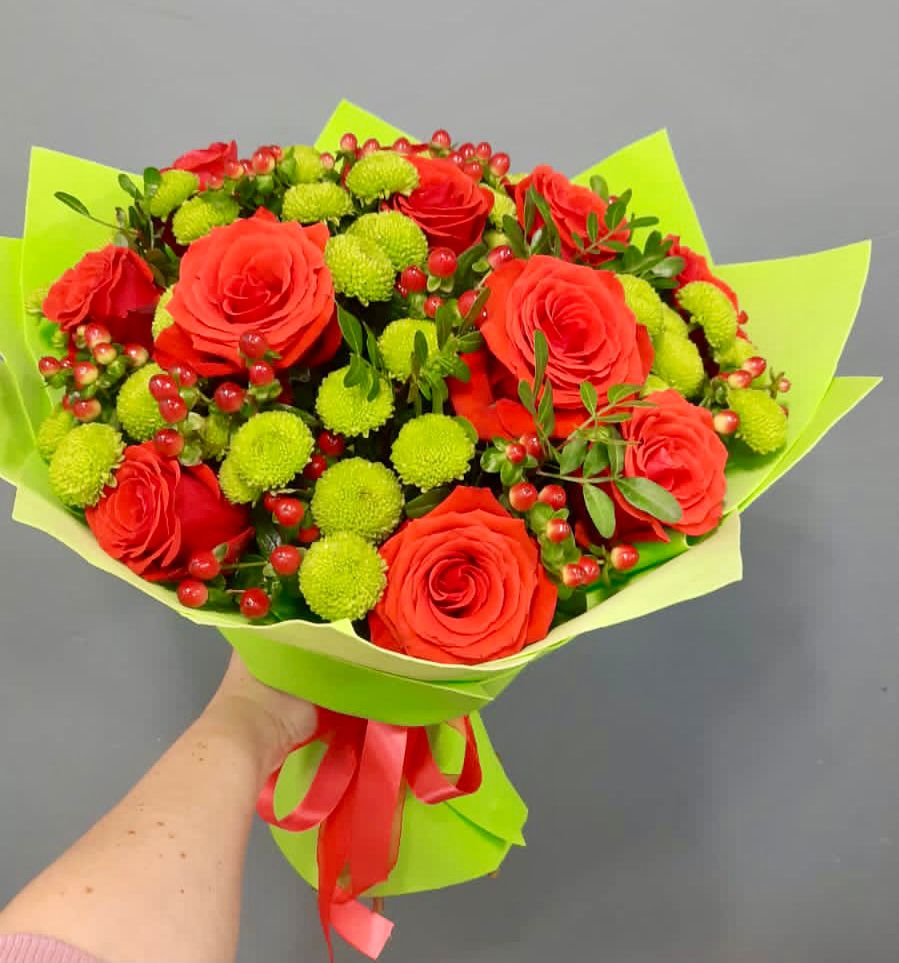 Букет цветов из: Хризантемы и Розы в Магдагачах