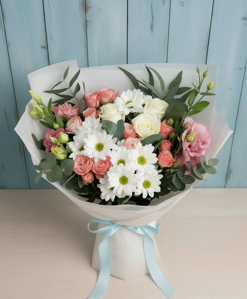 Букет цветов из: Розы, Лизиантусы и Хризантемы в Магдагачах