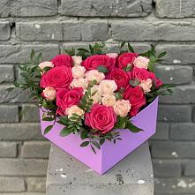 Цветочная композиция из Розы в коробке в Магдагачах