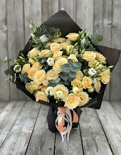 Букет цветов из:  Розы и Лизиантусы в Магдагачах