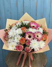 Букет цветов из:  Розы, Герберы и Хризантемы в Магдагачах