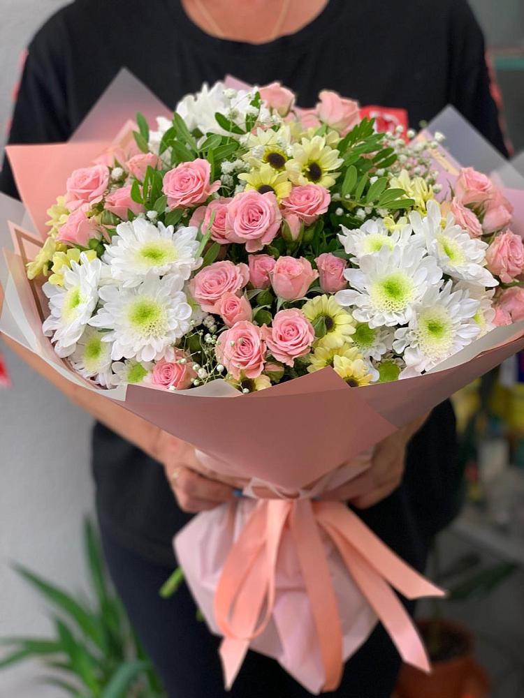 Букет цветов из: Розы и Хризантемы в Магдагачах