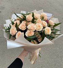 Букет Кремовые розы Латте в Магдагачах