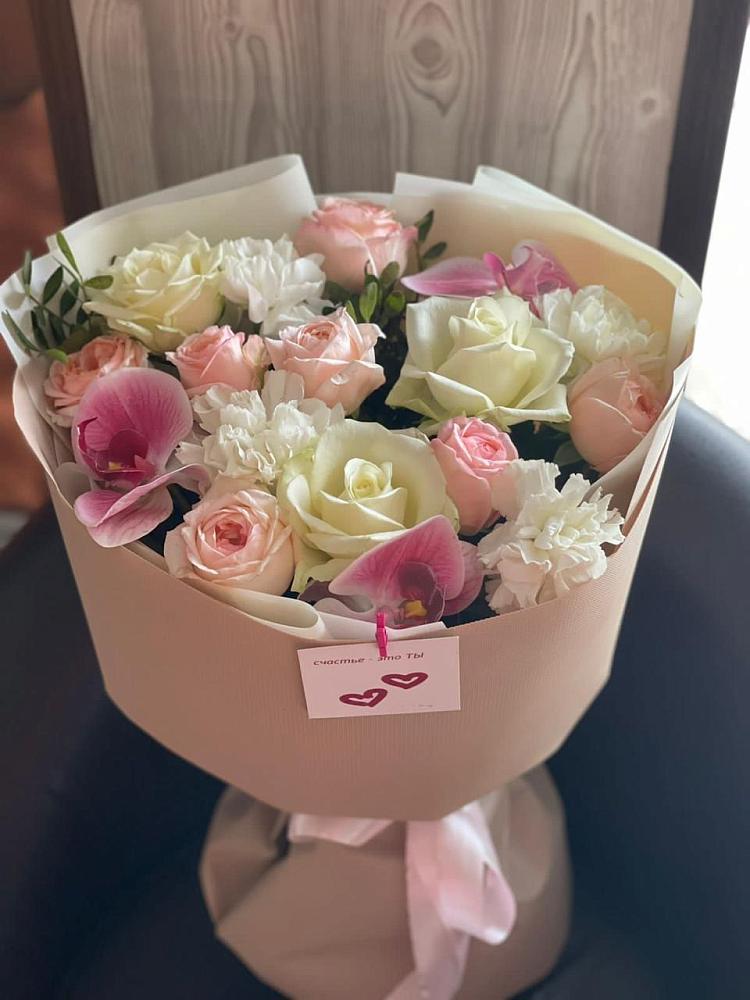 Букет цветов из: Орхидеи, Розы и Гвоздики в Магдагачах