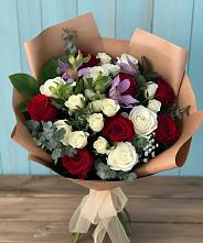 Букет цветов из:  Розы и Альстромерии в Магдагачах