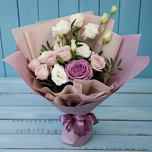 Букет цветов из:  Розы и Лизиантусы в Магдагачах