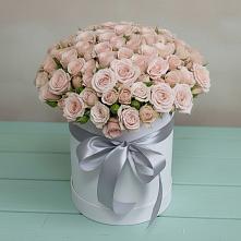 Цветочная композиция из Розы в шляпной коробке в Магдагачах