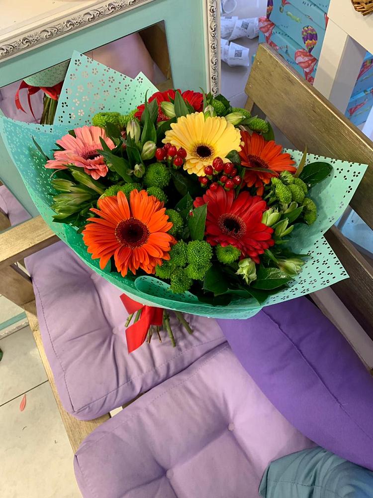 Букет цветов из: Герберы, Хризантемы и Альстромерии в Магдагачах