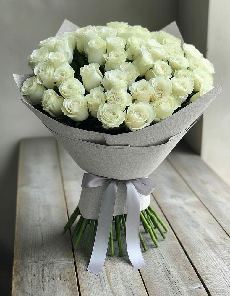 Букет 35 Белых роз в Магдагачах