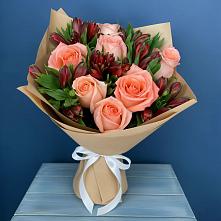 Букет цветов из:  Розы и Альстромерии в Магдагачах