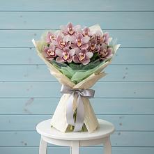 Букет цветов из:  Орхидеи и Розы в Магдагачах