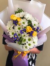 Букет цветов из:  Ирисы, Хризантемы и Розы #REPLACE_PRED# Магдагачах