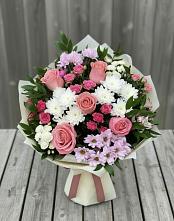 Букет цветов из:  Альстромерии, Гвоздики, Розы и Хризантемы в Магдагачах