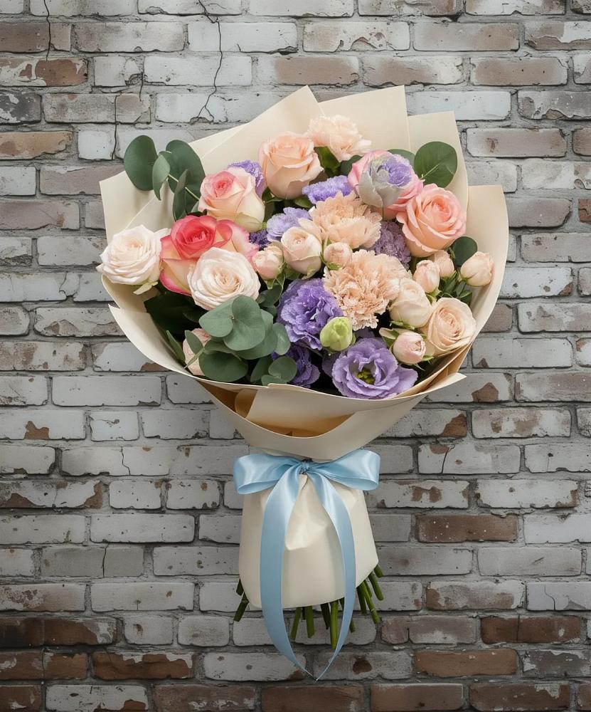 Букет цветов из: Розы, Лизиантусы и Гвоздики в Магдагачах