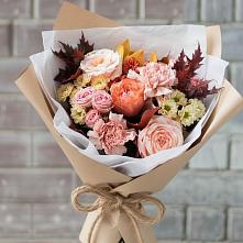 Букет цветов из:  Гвоздики, Хризантемы и Розы в Магдагачах