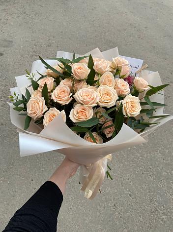 Букет Кремовые розы Латте в Магдагачах
