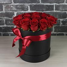 Цветочная композиция из Розы в шляпной коробке в Магдагачах