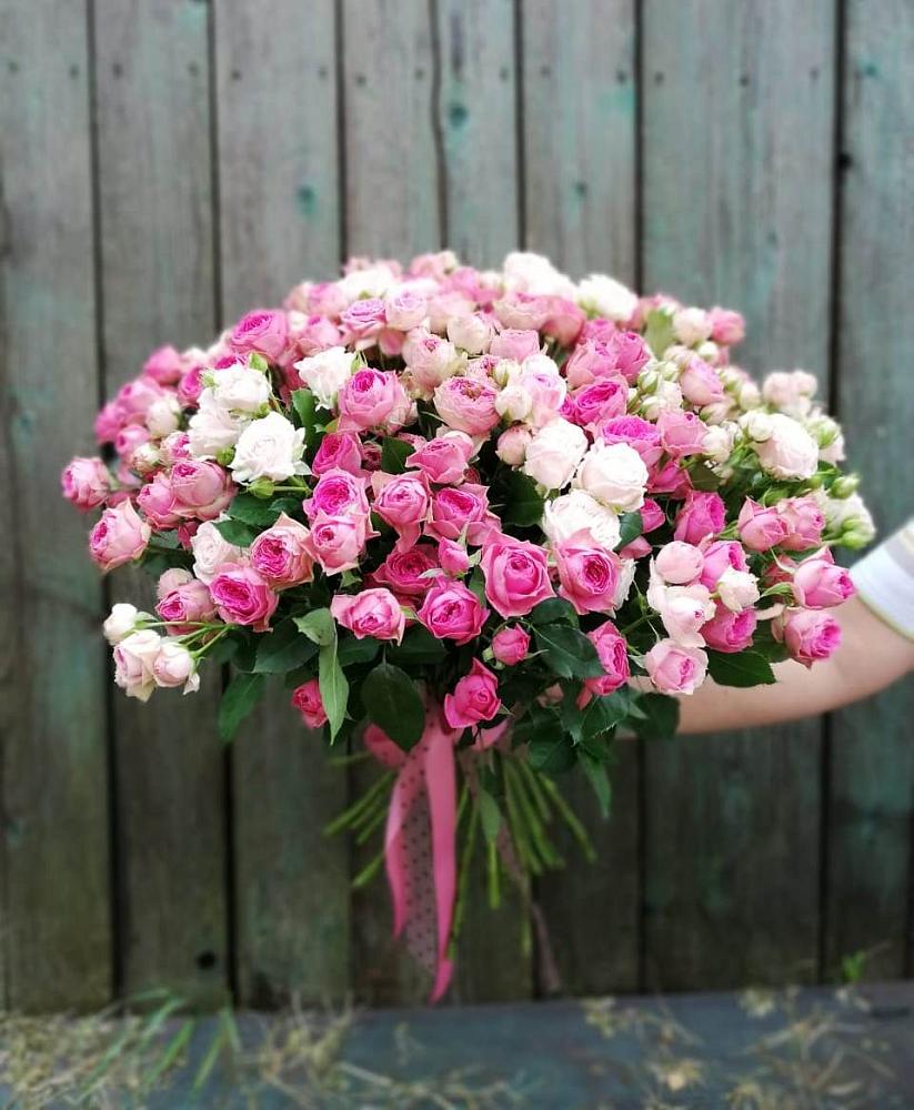 Букет Розовые кустовые розы Натали и Лав Лидия в Магдагачах