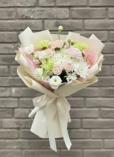 Букет цветов из:  Гвоздики, Розы, Лизиантусы и Хризантемы в Магдагачах