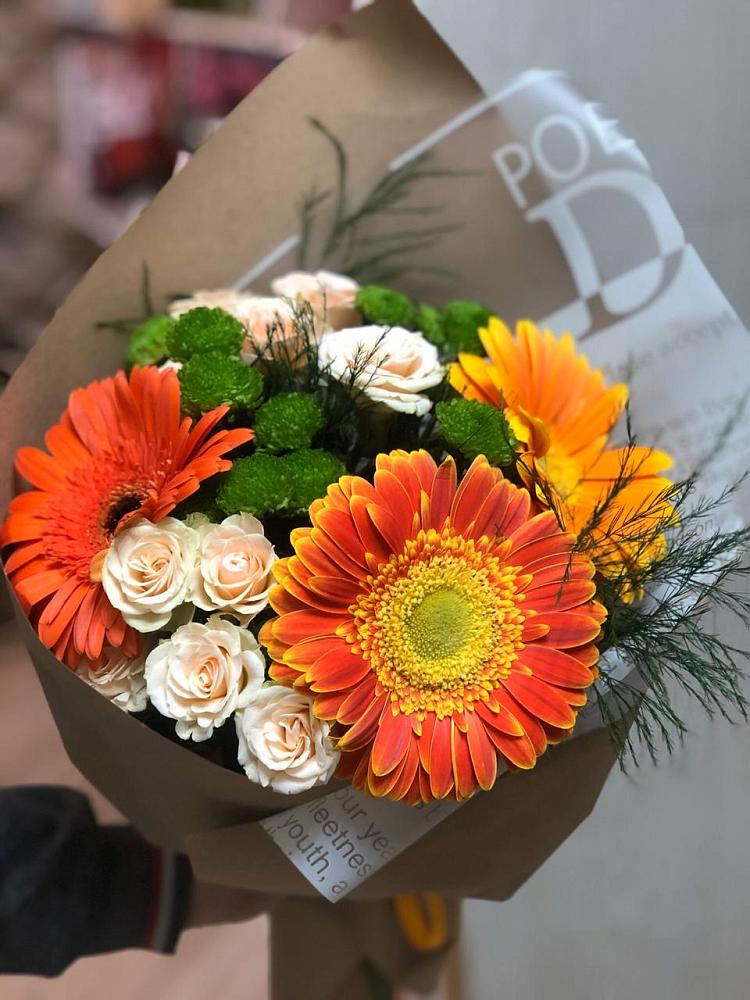 Букет цветов из: Герберы, Хризантемы и Розы в Магдагачах