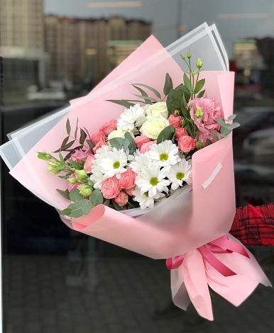 Букет цветов из: Розы, Лизиантусы и Хризантемы в Магдагачах